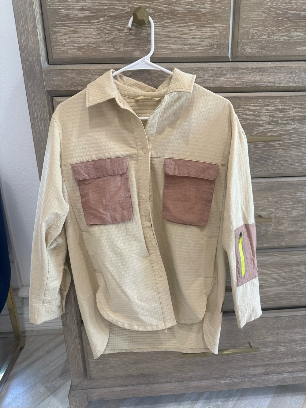 lululemon Cream Button-Down Shirt with Rose Accent Pockets size Medium